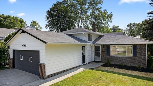 6765 Glenallen Ave, Solon, OH, 44139-4033 | Card Image
