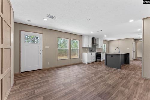 142 Sandy Fox Rd, Swansea, SC, 29160-9236 | Card Image