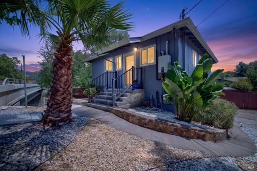 320 Boyes Blvd, Sonoma, CA, 95476-3710 | Card Image
