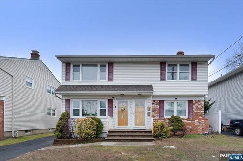 421 Leonhardt Dr, Saddle Brook, NJ, 07663-5004 | Card Image