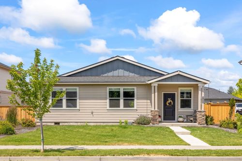 745 Ne Union Loop, Prineville, OR, 97754-3213 | Card Image