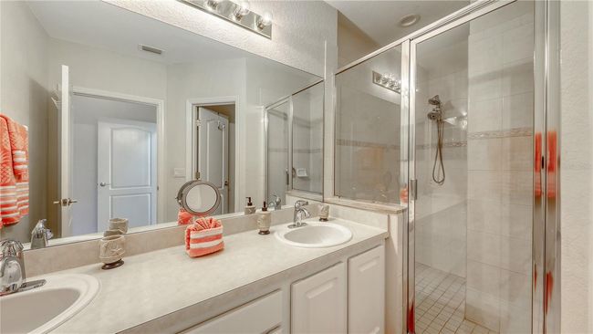 301B2 - 301 Ravinia Cir, Condo with 3 bedrooms, 2 bathrooms and null parking in VENICE FL | Image 28