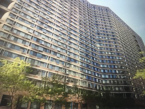 1608-211 E Ohio St, Chicago, IL, 60611-3235 | Card Image