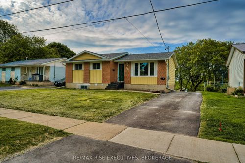 1-631 Aylmer Cres, Kingston, ON, K7M6K3 | Card Image