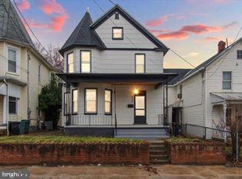 517 Virginia Ave, MARTINSBURG, WV, 25401-2631 | Card Image