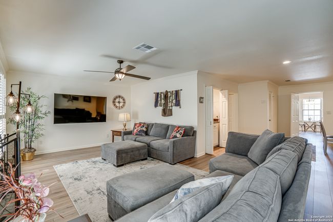 APT-1603 - 2611 Eisenhauer Rd, Condo with 3 bedrooms, 2 bathrooms and null parking in San Antonio TX | Image 9