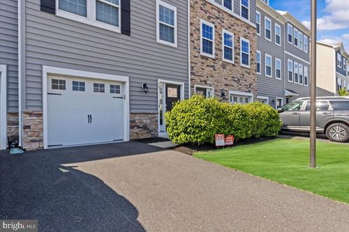 10 Rome Way, MOUNT LAUREL, NJ, 08054-9697 | Card Image