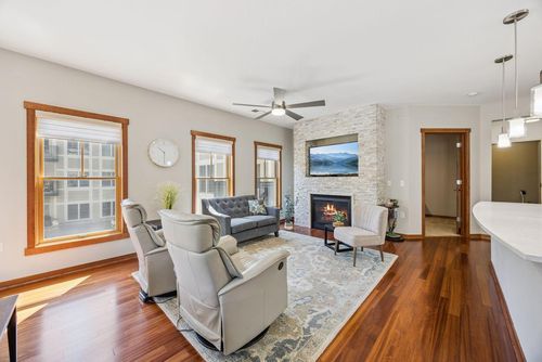 unit-300-350 Main St N, Stillwater, MN, 55082-6749 | Card Image