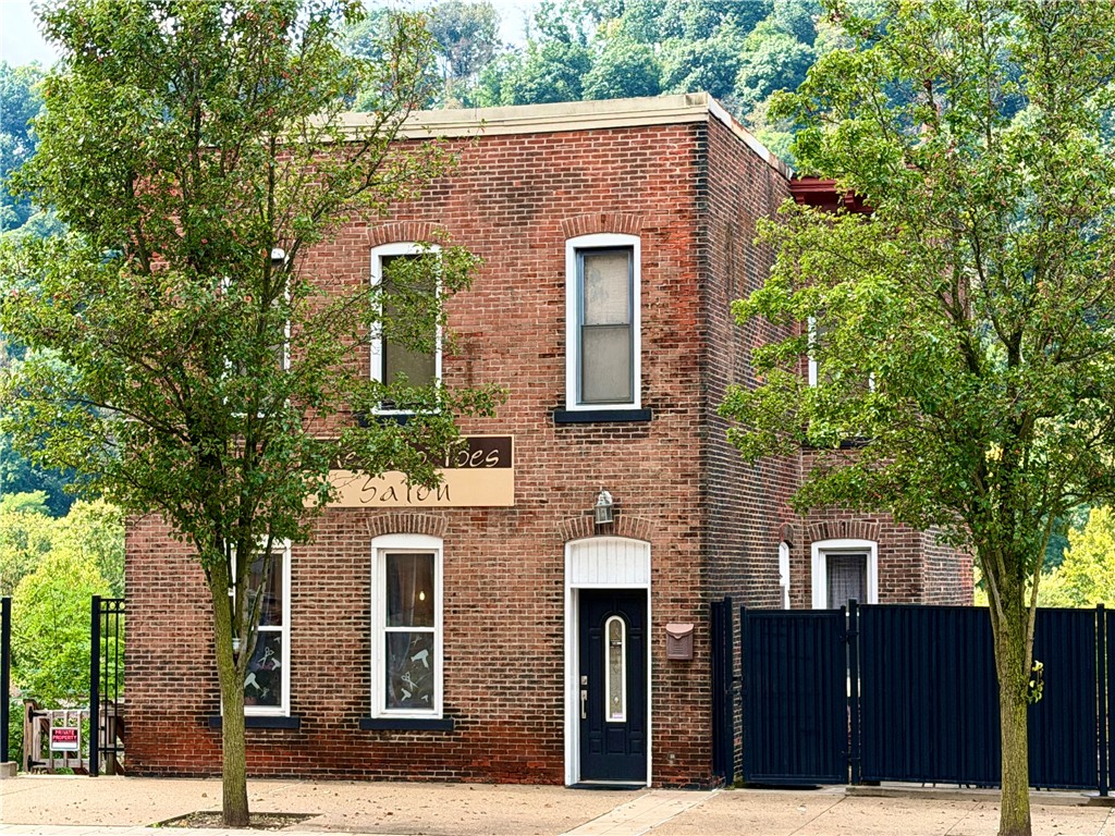 1120 3Rd Ave, New Brighton, PA 15066