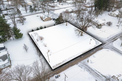 649 Adams St, Vicksburg, MI, 49097-1402 | Card Image