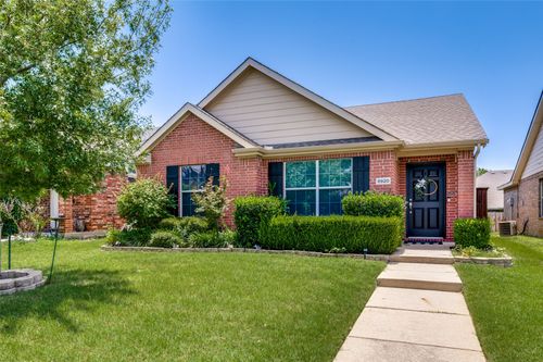 8920 Stewart St, Cross Roads, TX, 76227-8252 | Card Image