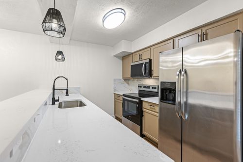 apt-152-7510 Holly Hill Dr, Dallas, TX, 75231-4520 | Card Image