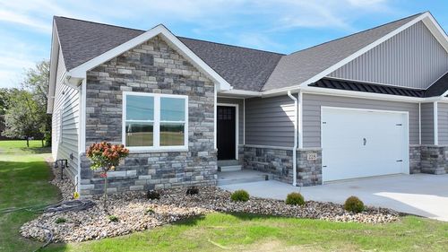 228 E Main St, Shelby, OH, 44875-9433 | Card Image