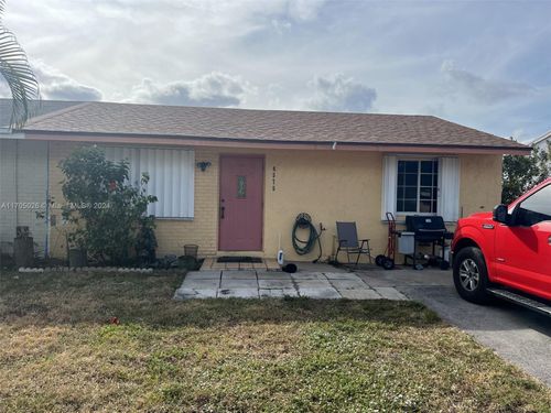 4575 Gladiator Cir, Greenacres, FL, 33463-5328 | Card Image