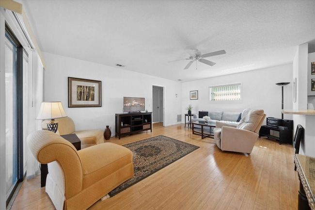 8H - 1133 Breezy Way, Condo with 2 bedrooms, 2 bathrooms and null parking in Sebastian FL | Image 7