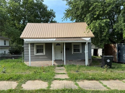 802 Pine St, Pleasant Hill, MO, 64080-1734 | Card Image