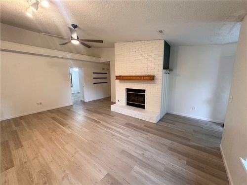 219 Winesap Ln, Bentonville, AR, 72712-6742 | Card Image