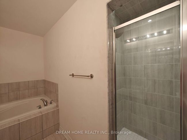 28 Robert Joffre Leet Ave, House attached with 3 bedrooms, 3 bathrooms and 1 parking in Markham ON | Image 22