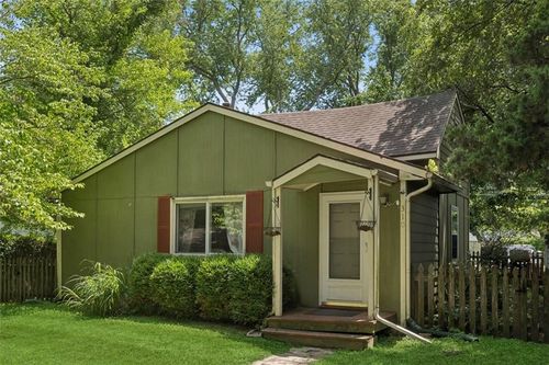 310 Funston Ave, Lawrence, KS, 66044-1440 | Card Image
