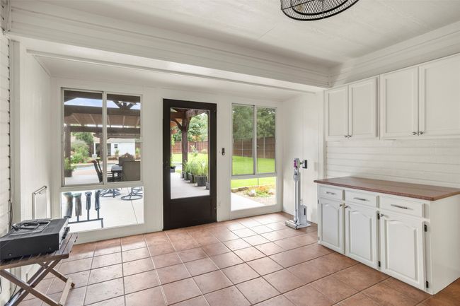 230 Bent Tree Trl, House other with 3 bedrooms, 2 bathrooms and null parking in Burleson TX | Image 8