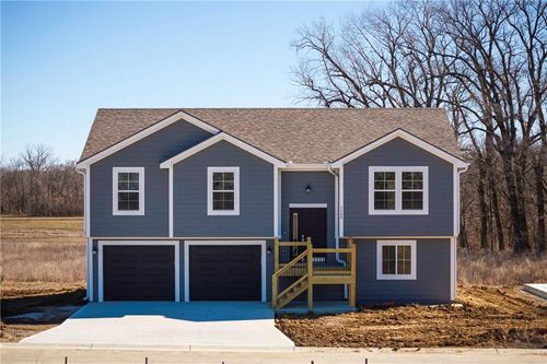 1307 Ne Sequoia Ct, Oak Grove, MO, 64075-5501 | Card Image