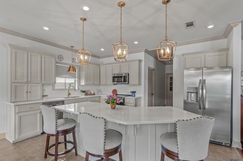 18215 Kenner Dr, Prairieville, LA, 70769-5675 | Card Image