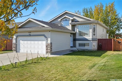 1331 Hughes Dr, Saskatoon, SK, S7L7N1 | Card Image