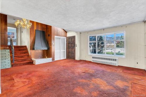 59 Lourae Dr, Massapequa Park, NY, 11762-1128 | Card Image