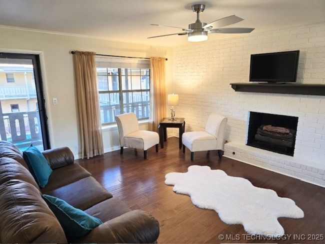 Peaceful sanctuary just minutes from nightlife and nature | Image 24