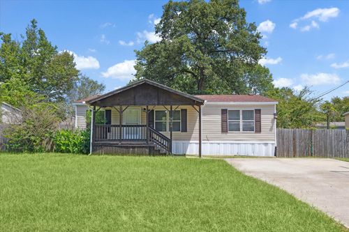 9642 Live Oak Trl, Willis, TX, 77318-6135 | Card Image