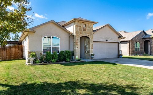 484 Copper Hill Dr, New Braunfels, TX, 78130-5095 | Card Image