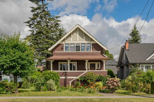 819 Eighth Ave, New Westminster, BC, V3M2R4 | Card Image