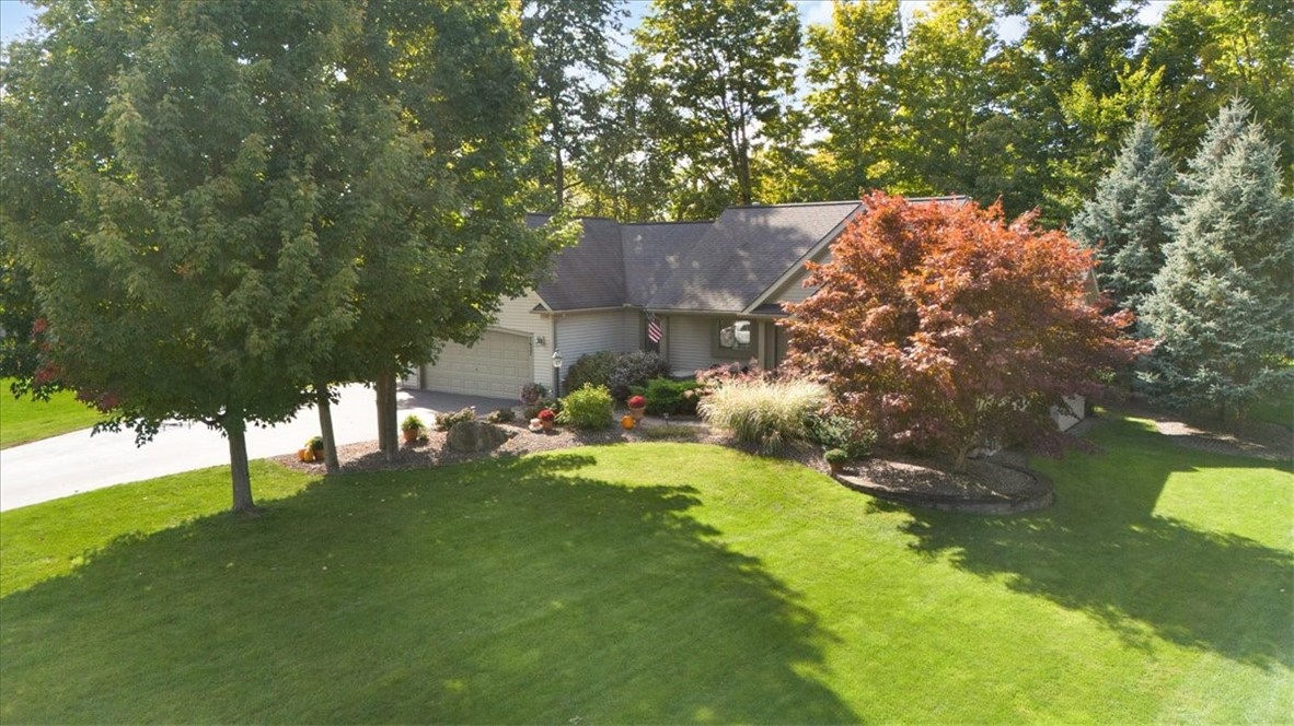 Lake Meadow Dr, Ontario, NY 14519