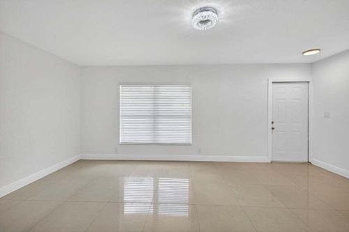 7506 Nw 75th St, Tamarac, FL, 33321-5141 | Card Image