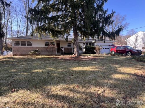 18 Bradford Rd, East Brunswick, NJ, 08816-4304 | Card Image