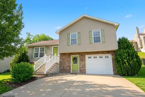 426 Oakmont Court, Morgantown, WV, 26527 | Card Image