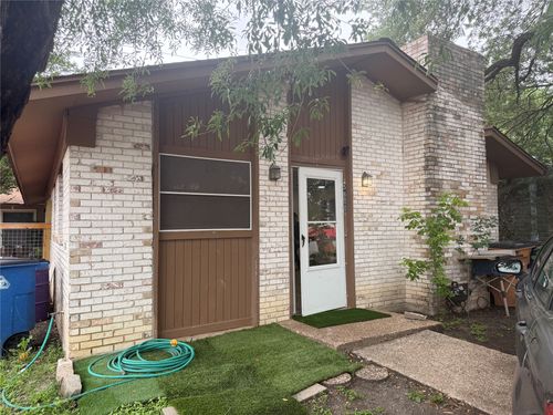 5600 Ponciana Dr, Austin, TX, 78744-3526 | Card Image