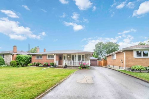 4075 Pettit Ave, Niagara Falls, ON, L2E6K4 | Card Image