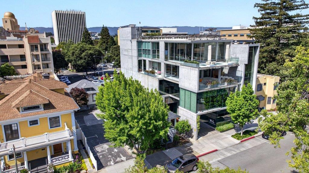 Commercial Sale in Palo Alto 2