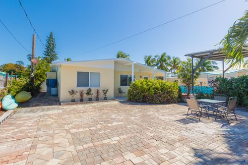 234 49th Street Ocean, Marathon, FL, 33050-2608 | Card Image