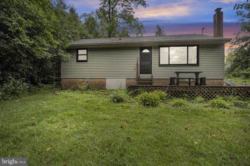 350 Boyds Schoolhouse Rd, Biglerville, PA, 17307-9616 | Card Image
