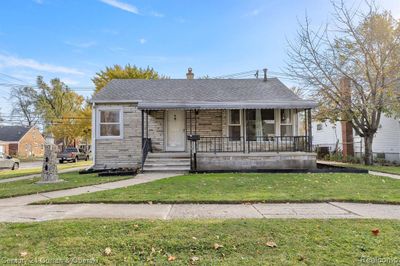 13631 Wesley Street, Home with 2 bedrooms, 2 bathrooms and null parking in Southgate MI | Image 2