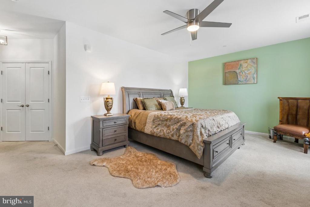 Residential in WOODBRIDGE 3