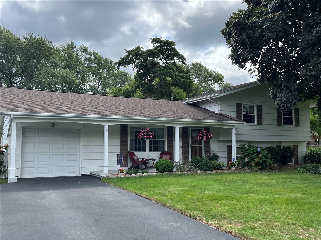Tanglewood Dr, Rochester, NY 14616