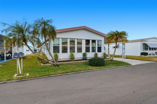 2101 Maui Dr, HOLIDAY, FL, 34691-3621 | Card Image