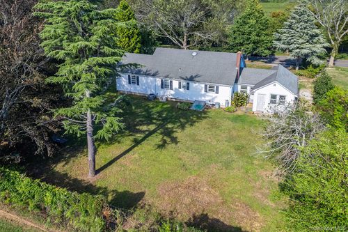 585 Peconic Ln, Peconic, NY, 11958-1411 | Card Image