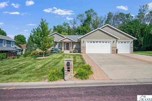 105 Hidden Oaks Circle, Mankato, MN, 56001 | Card Image
