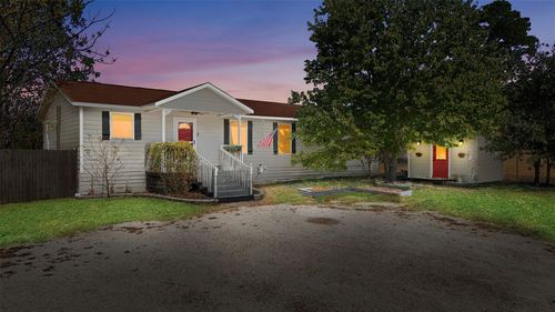 252 Pine Hill Loop, Bastrop, TX, 78602-5636 | Card Image