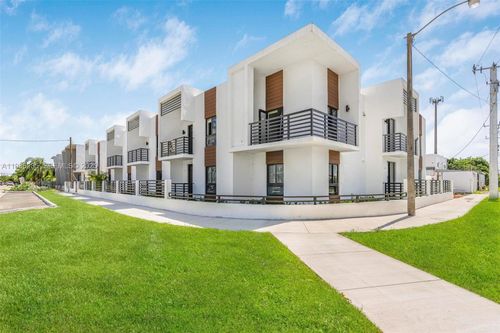 10-16955 Sw 100th Ave, Miami, FL, 33157-4310 | Card Image