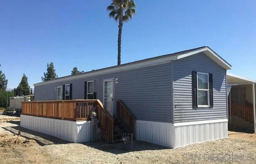 spc-81-725 W Thornton Ave, Hemet, CA, 92543-7705 | Card Image